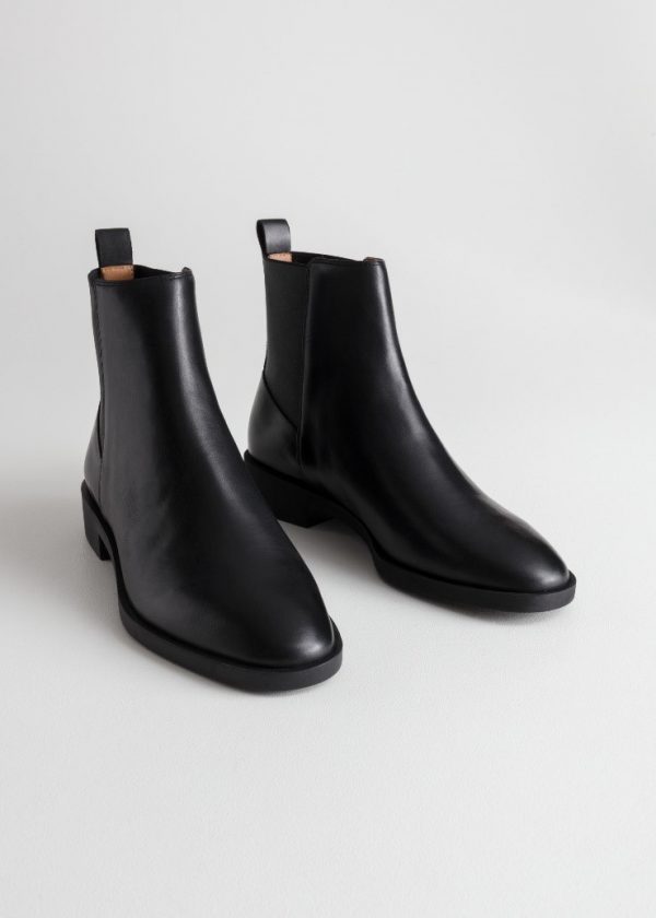 & Other Stories - black leather Chelsea boots - Dresscodes